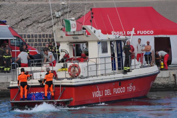 Palermo, yacht affondato: recuperato quinto corpo dal relitto