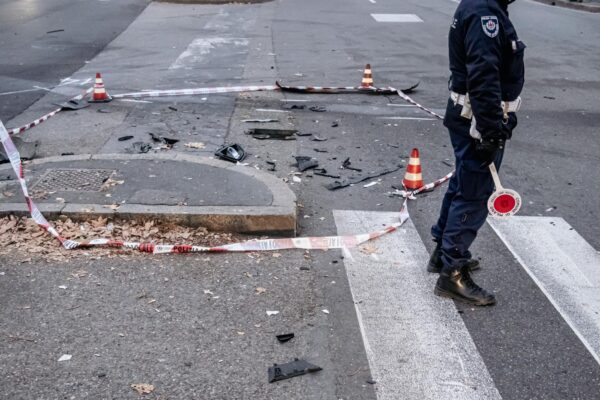 Salerno, scontro tra due auto su A2: morta bimba 7 anni e cinque feriti