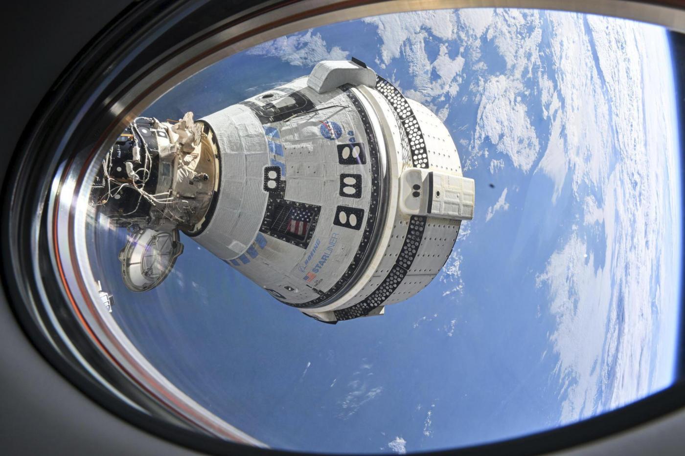 Astronauti bloccati sulla Stazione Spaziale Internazionale fino a febbraio: rientreranno con Space X