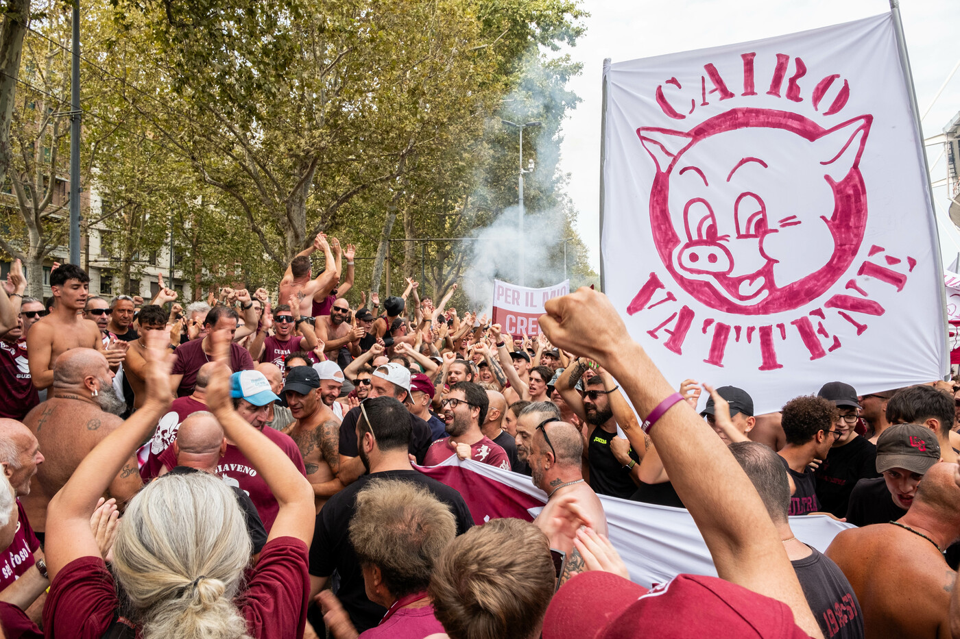 Torino, tifosi granata contestano Cairo prima di match con l’Atalanta Torino, tifosi granata contestano Cairo prima di match con l’Atalanta