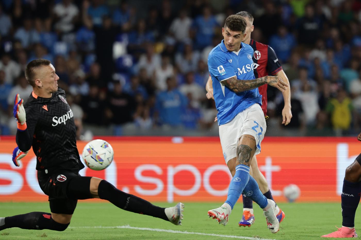 Napoli-Bologna 3-0, gli azzurri si rialzano con super Kvara