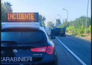 Auto si ribalta nel Napoletano, morta bimba di 8 anni