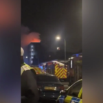 Londra, in fiamme grattacielo nell’est: le immagini