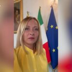 Meloni torna sui social: “Le estati difficili sono quelle di altri”