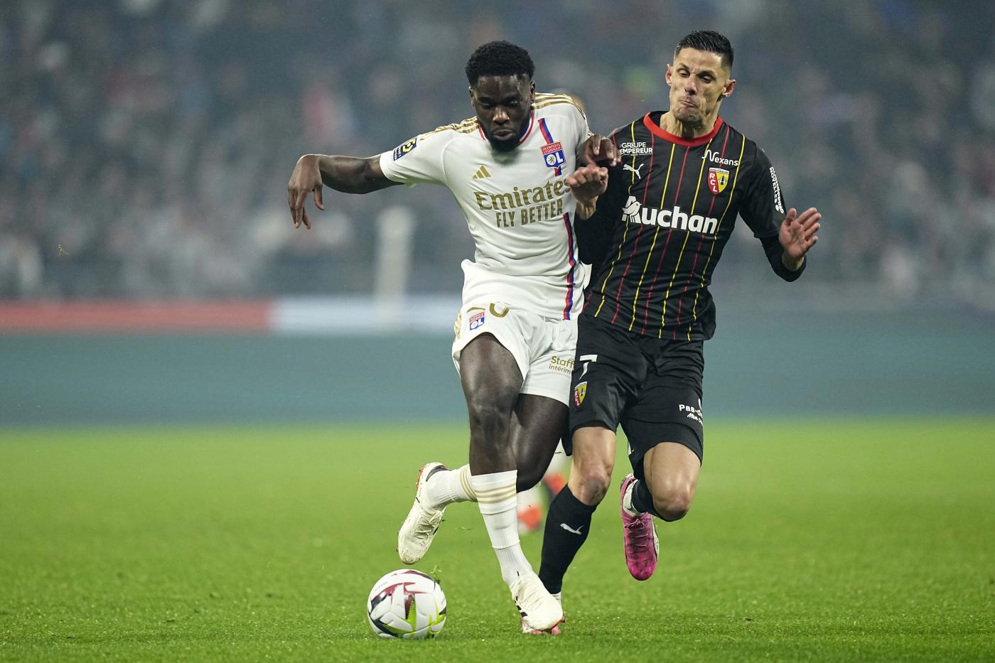 Calciomercato, Fiorentina su Orel Mangala per il centrocampo Calciomercato, Fiorentina su Orel Mangala per il centrocampo