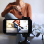 Giù i compensi degli ‘influencer celebrity’, con Ferragni finisce l’era dei ‘Re Mida’
