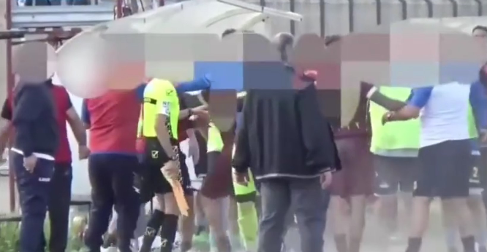 Caserta, rissa in campo: Questore dispone 17 anni di Daspo