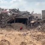 Gaza, palestinesi tornano a Khan Younis dopo il ritiro delle forze israeliane: il video della devastazione