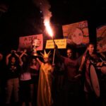 Gaza, famiglie ostaggi mostrano video: “Donne rapite rimaste incinte”