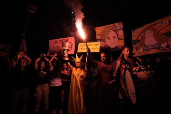 Israele manifestazione per la liberazione degli ostaggi