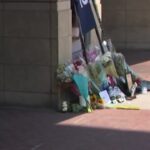 Ohio, Columbus: tifosi di hockey depongono fiori in ricordo di giocatore Nhl morto