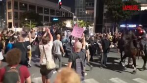 Israele, scontri tra manifestanti e polizia a Tel Aviv