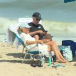 Usa, Biden e la moglie Jill in spiaggia in Delaware