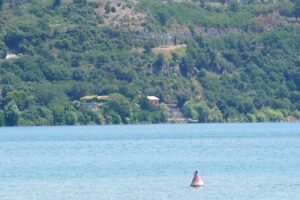 Recuperato il corpo di una donna nel lago