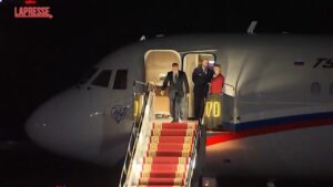 Mongolia, l’arrivo di Putin all’aeroporto di Ulan Bator