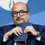 Caso Sangiuliano, ministro non si dimette. A colloquio da Meloni: “Mai pagato un euro”