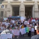 Roma, protesta insegnanti di sostegno davanti Ministero dell’Istruzione