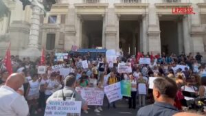 Roma, protesta insegnanti di sostegno davanti Ministero dell’Istruzione