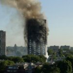 Londra, inchiesta su incendio Grenfell Tower: “Grattacielo si trasformò in trappola mortale per errori governo”
