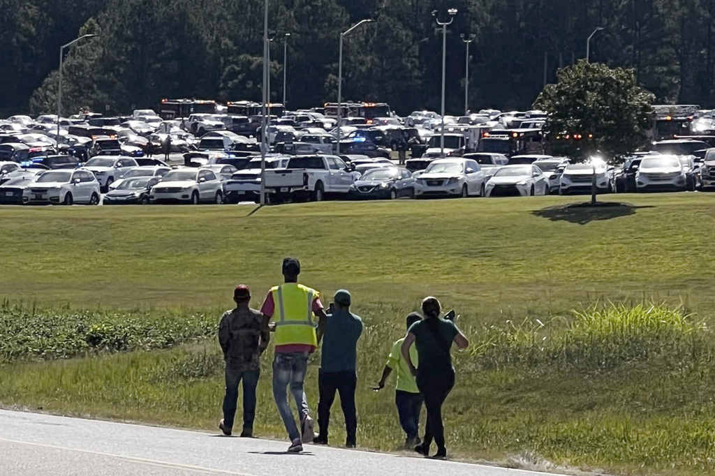 Usa, sparatoria in un liceo della Georgia: quattro morti