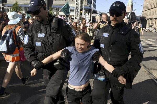 Danimarca, Greta Thunberg arrestata a Copenhagen durante protesta pro-Gaza