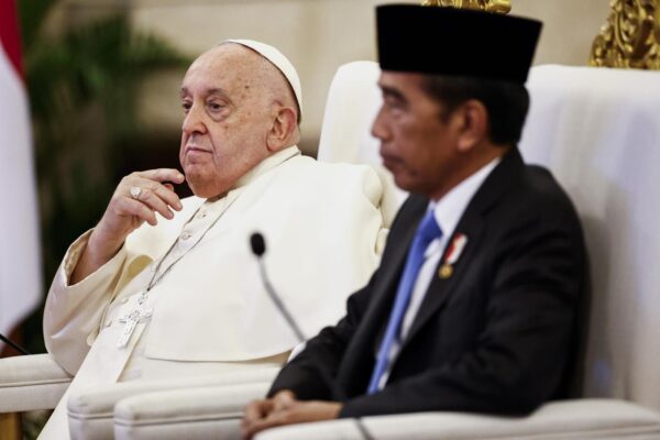 Papa Francesco in Indonesia: “Dialogo interreligioso contro estremismo e intolleranza”