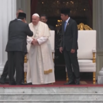 Papa in Indonesia, cerimonia di accoglienza al Palazzo presidenziale