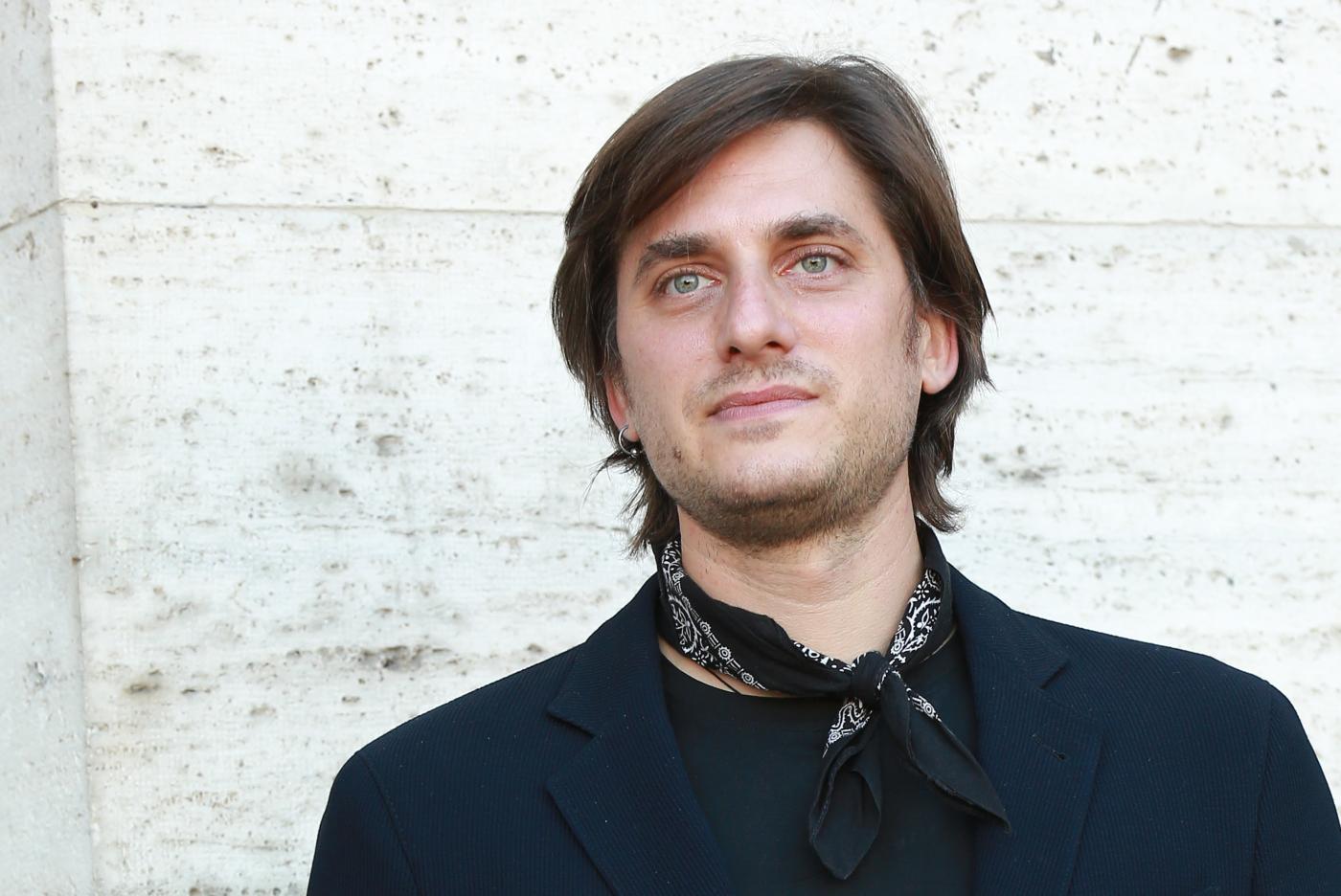 Mostra del Cinema Venezia, Marinelli è il Mussolini di Scurati: “Da antifascista un dolore”