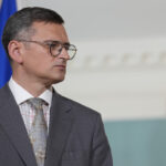 Ucraina, anche Kuleba coinvolto in maxi-rimpasto. Zelensky: “Servono energie nuove”