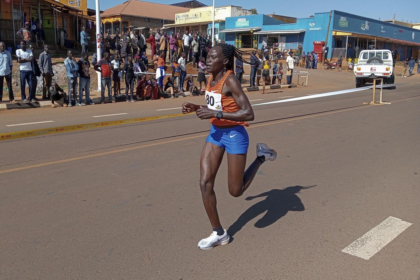 Atletica, morta maratoneta ugandese Cheptegei: fidanzato le aveva dato fuoco