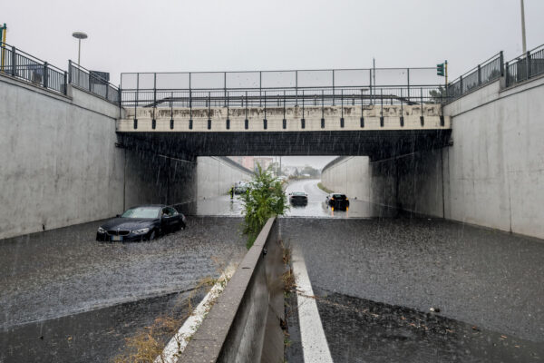 Maltempo: nubifragi e allagamenti tra Piemonte, Liguria e Lombardia. Terminata esondazione Seveso a Milano