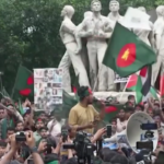 Bangladesh, migliaia di persone a Dhaka celebrano un mese dall’estromissione di Hasina