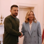 Forum Cernobbio, le immagini dell’incontro tra Meloni e Zelensky