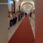 Caso Sangiuliano, ministro posta video di applausi ad uscita da Ministero della Cultura