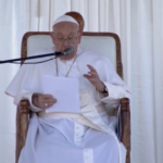 Papa ai giovani della Papua Nuova Guinea: “Grazie per la vostra gioia”