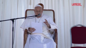 Papa ai giovani della Papua Nuova Guinea: “Grazie per la vostra gioia”