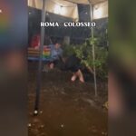 Roma, bomba d’acqua in centro: strade e locali allagati