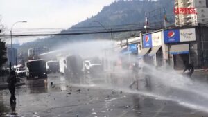 Cile, in migliaia ricordano le vittime della dittatura di Pinochet