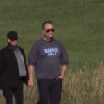 Usa, Kamala Harris passeggia con il marito