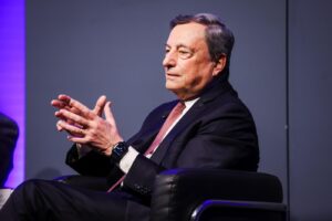 Ue, Draghi: “Urgenti riforme ambiziose o a rischio benessere”