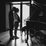 Musica, Ultimo sta per diventare papà: “Ciao Italia per un po’”