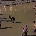 Mud Bowl, il torneo di football che si gioca nel fango festeggia 50 anni