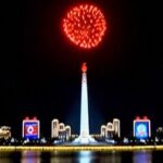 Nord Corea, fuochi d’artificio e balli per celebrare la festa nazionale