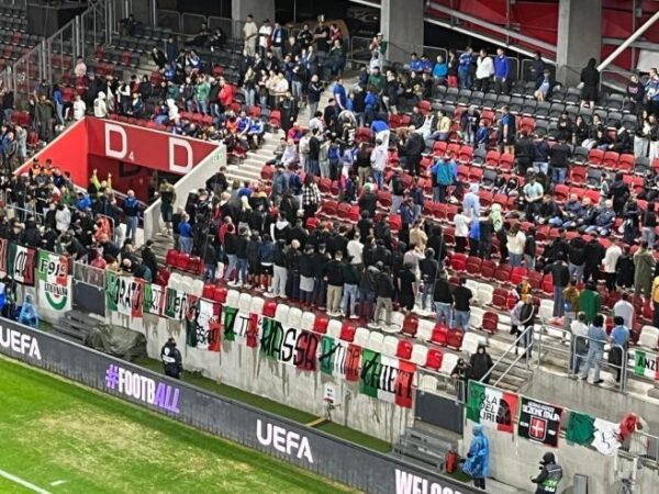 Nations League, ultras italiani di spalle durante l’inno di Israele