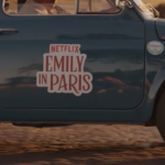 Il cast di ‘Emily in Paris’ sbarca a Roma: Fiat 500 d’epoca invadono le strade