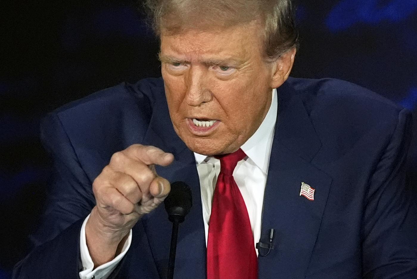 Usa 2024, Trump: “Immigrati mangiano cani e gatti domestici”