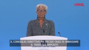 Bce, l’annuncio di Lagarde: “Abbasseremo il tasso sui depositi di 25 punti base”