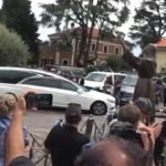 Strage Paderno, i feretri in chiesa per i funerali: dolore di parenti e amici