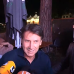 Campo largo, Conte scherza alla festa di Avs: “Inizio bagnato, inizio fortunato”