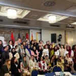 Afghanistan, le donne sfidano i talebani e si riuniscono a Tirana: “Il mondo ascolti la loro voce”